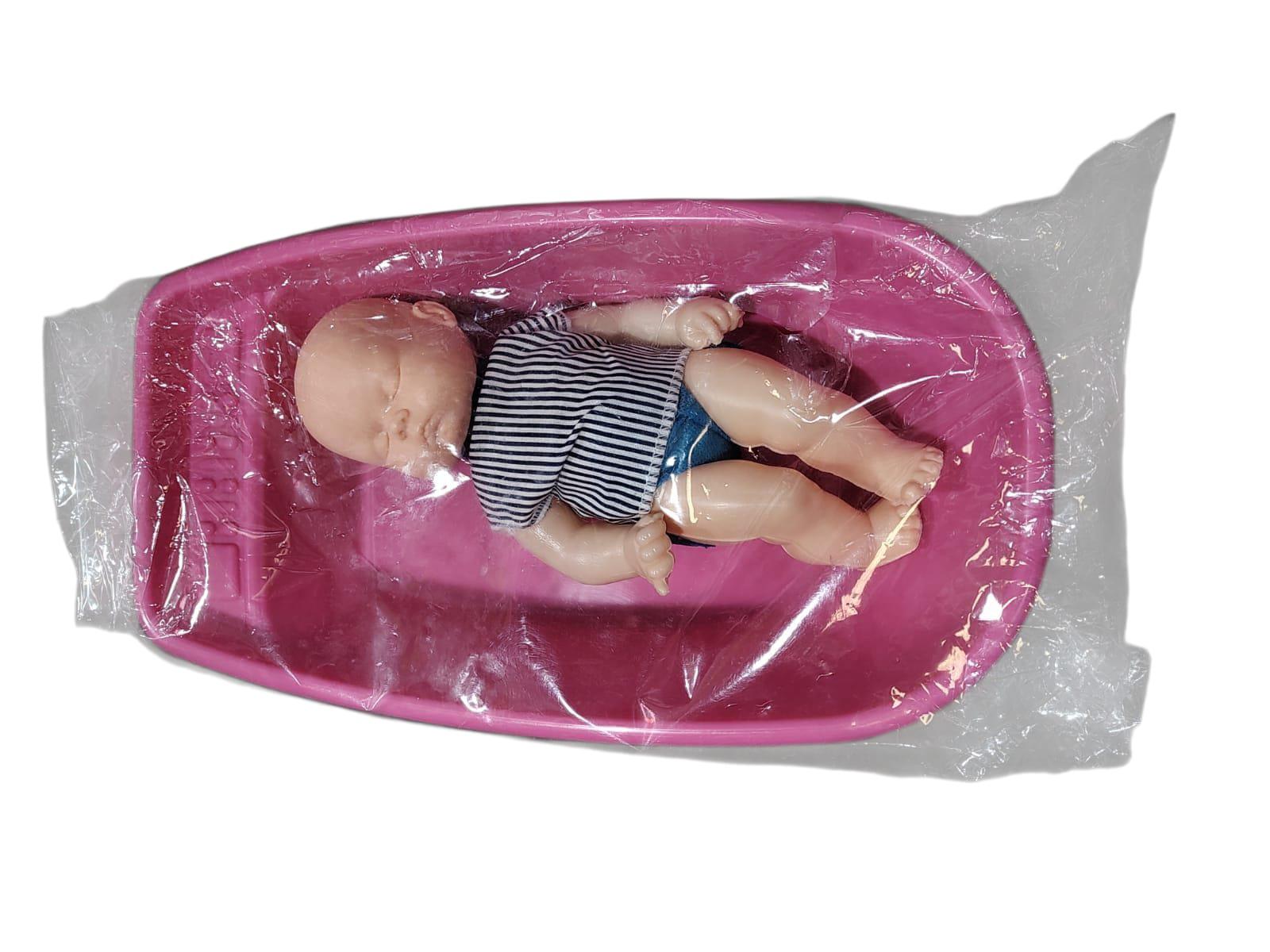 BEBE CON BAÑERA PLASTICO